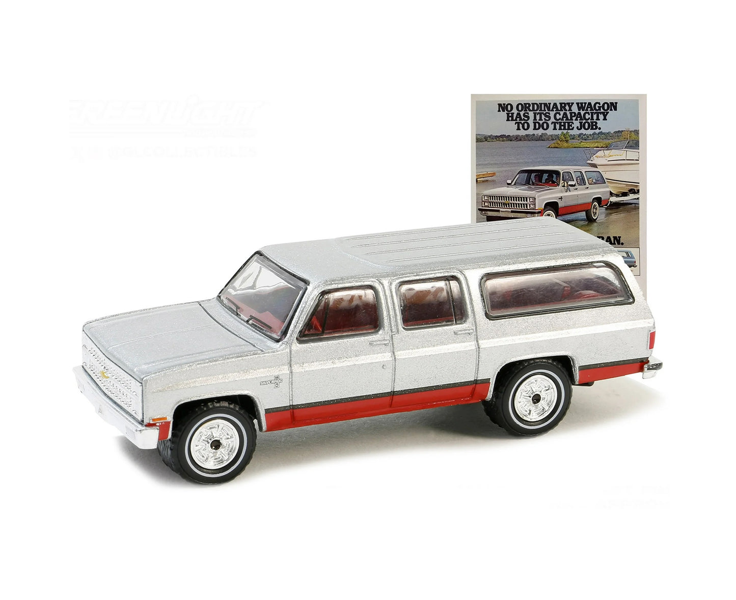 1981 Chevrolet Suburban Collector's Edition Silver Metallic & Red Vintage AD Cars - Greenlight - Scala 1/64