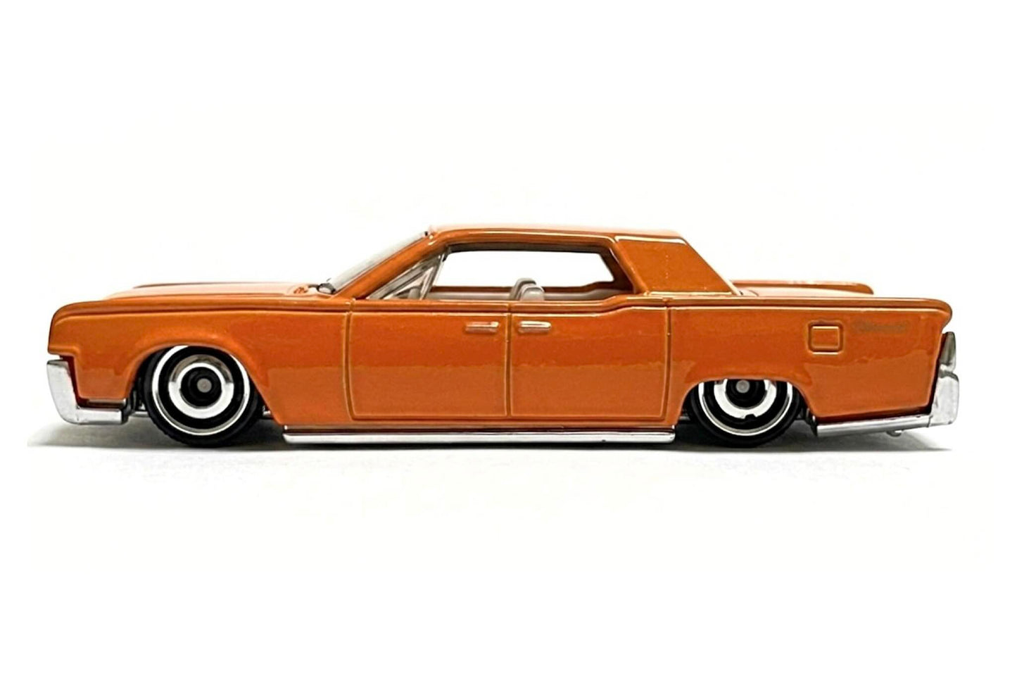 ‘64 Lincoln Continental Orange - HW Cool Classics 1/10 - Hot Wheels - Scala 1/64 Circa