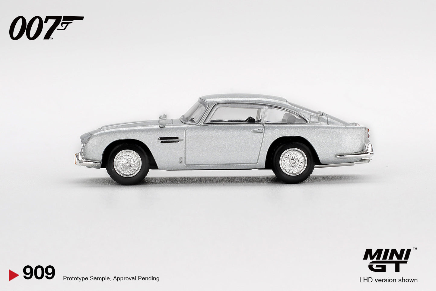 Aston Martin DB5 Casino Royale James Bond 007 movie 2006 - Mini GT - Scala 1/64 MGT00909-007E English Blister