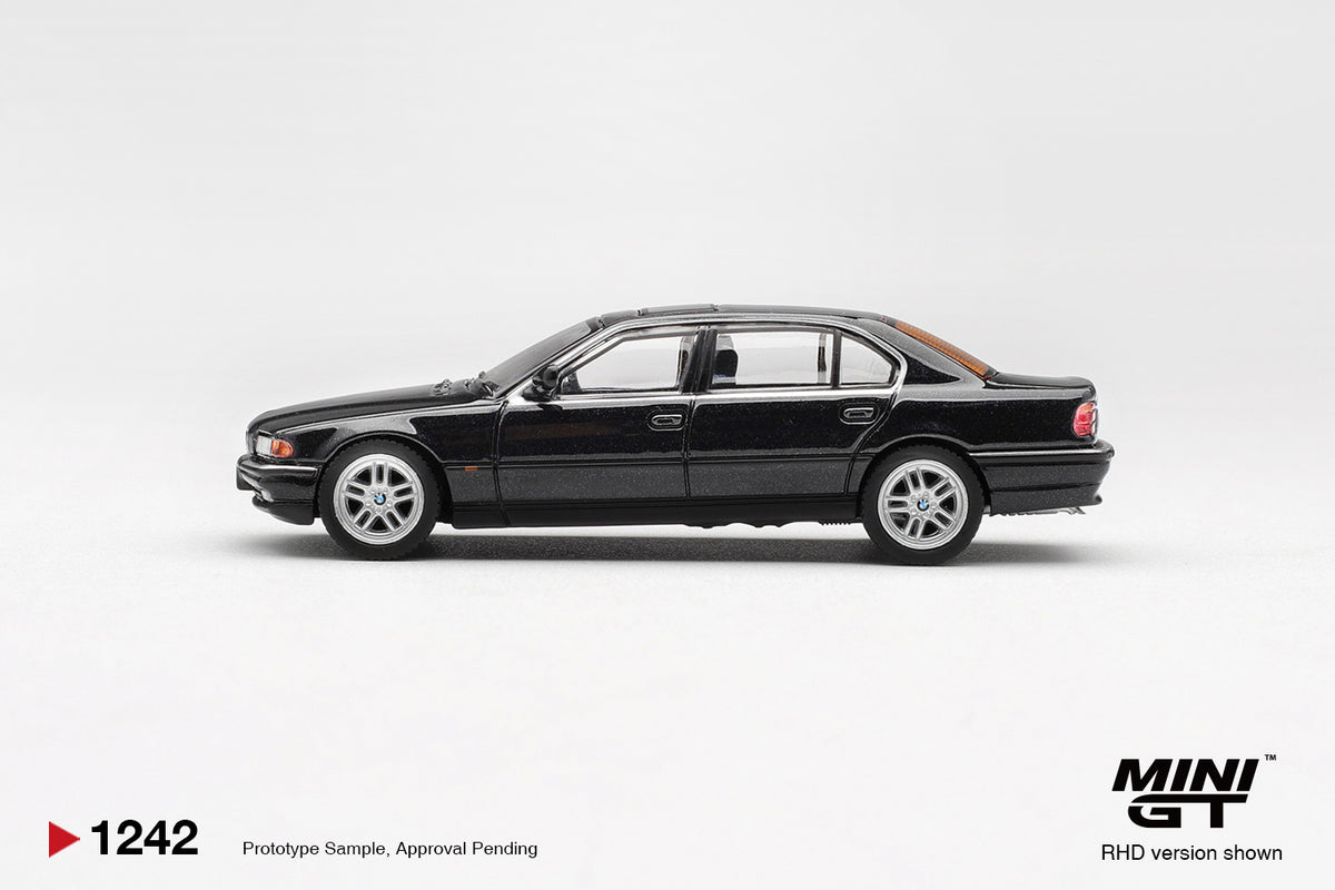 BMW 750IL Black Sapphire 1999 - Mini GT - Scala 1/64 MGT01242-L