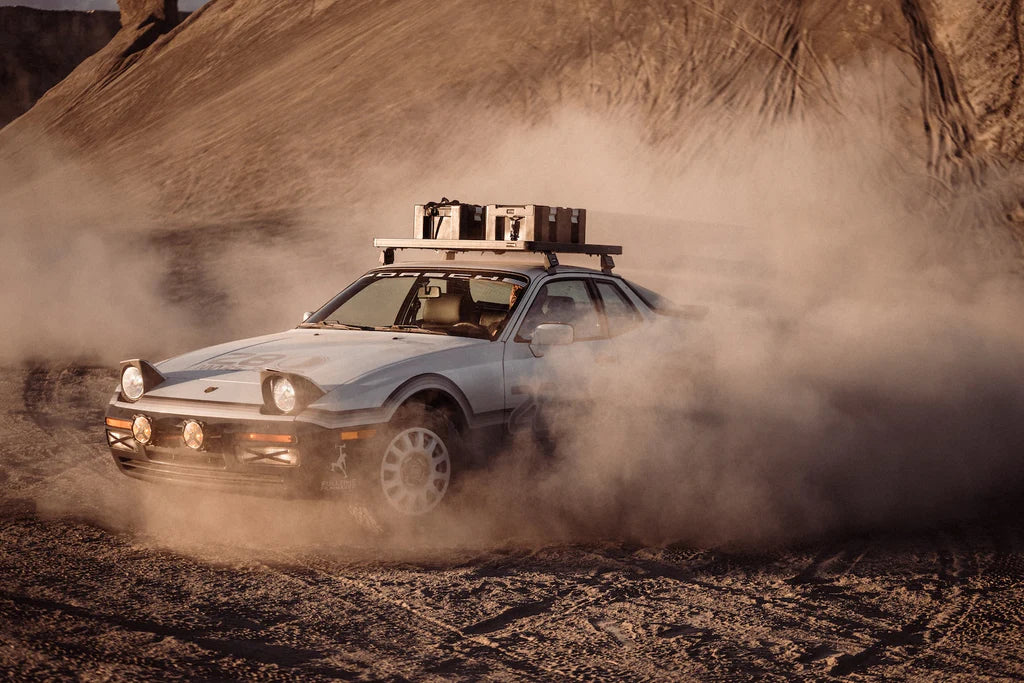 Mars Rover Porsche 944 Grams28 Mars Rover - GLOBAL64 - Tarmac Works - Scala 1-64 T64S-018-G28