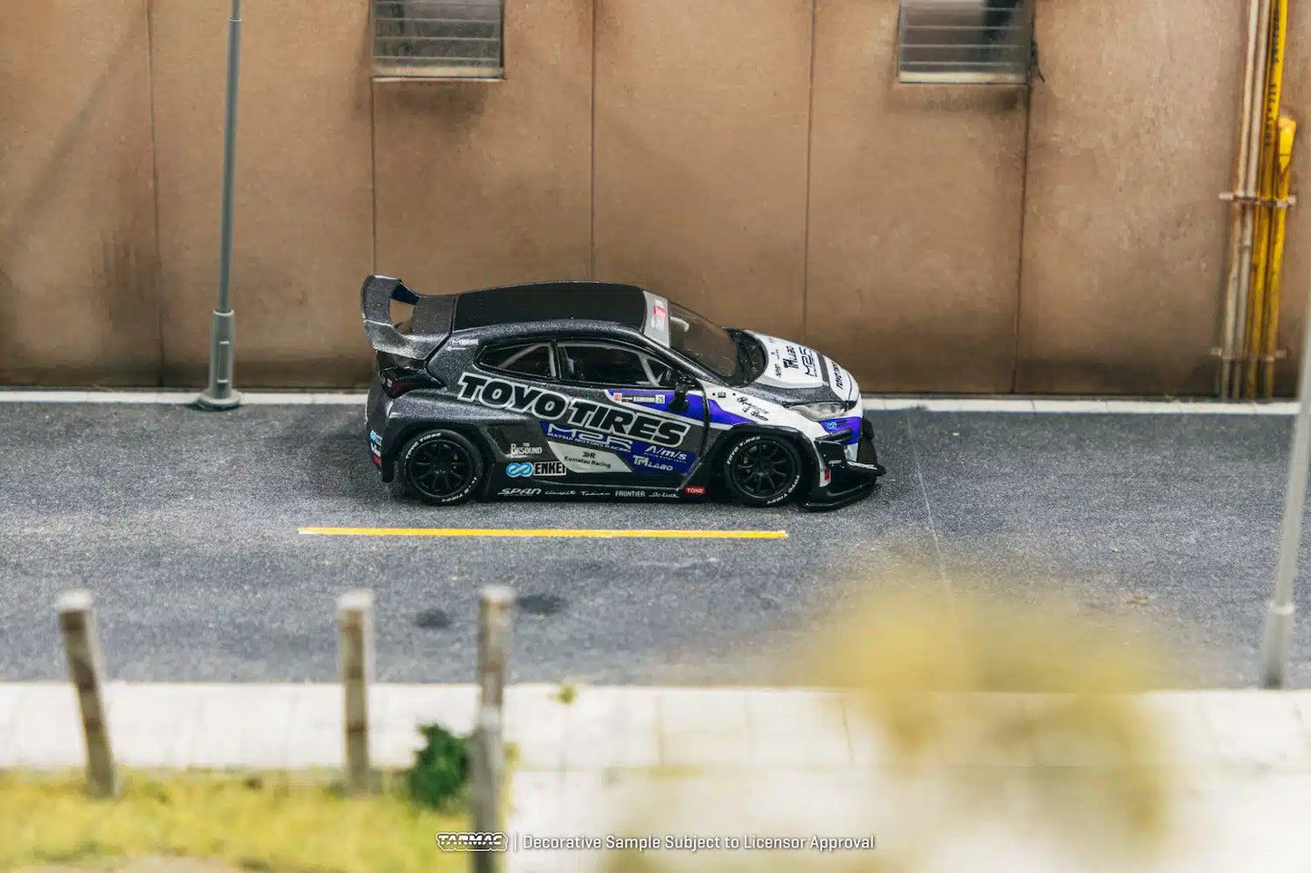 Pandem Toyota GR Yaris TOYO TIRES - Tarmac Works HOBBY64 - Scala 1/64 T64-080-TOYO