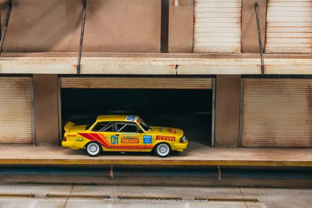 Volvo 240 Turbo Thai Group A Championship Bira Circuit Pattaya Winner 1988 - Tarmac Works HOBBY64 - Scala 1/64 T64-050-88THA01