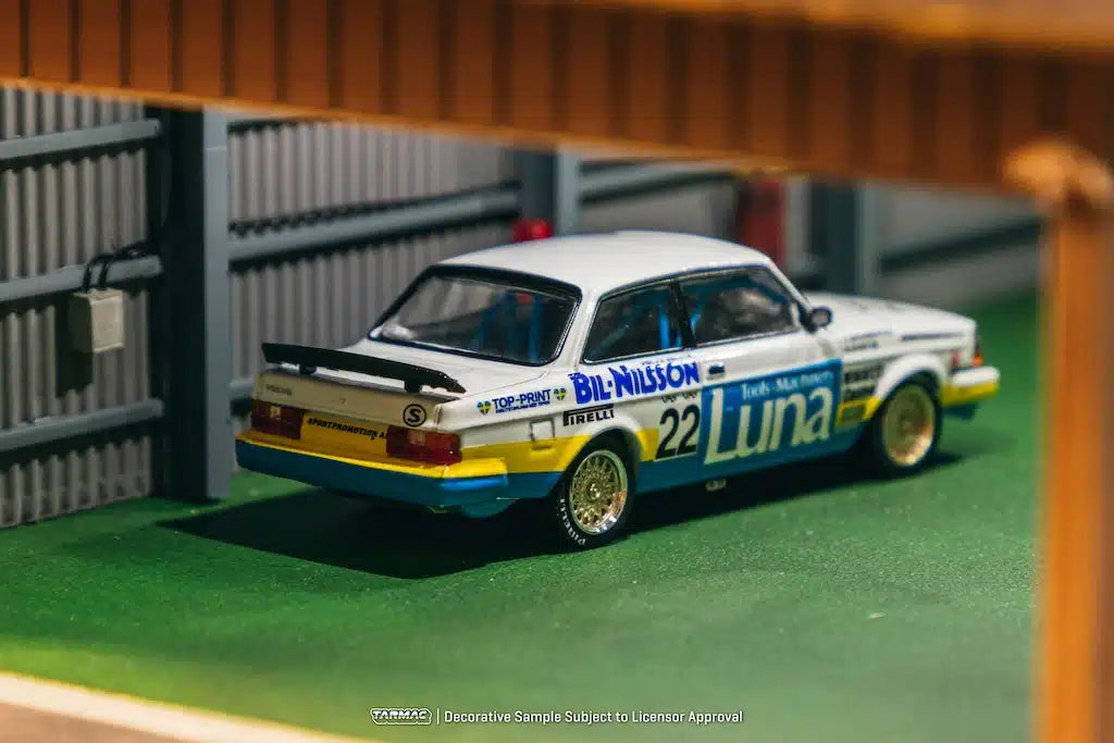Volvo 240 Turbo ETCC Zolder 1984 Winner Ulf Granberg / Robert L. Kvist - Tarmac Works HOBBY64 - Scala 1/64 T64-050-84ETC22