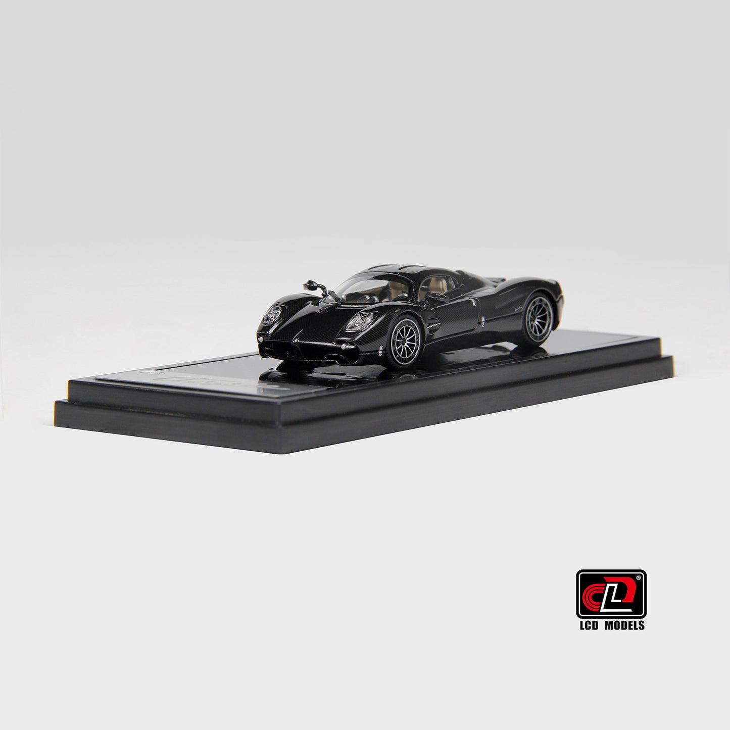 LCD Models - Pagani Utopia Carbon Black - Scala 1/64 LCD64039-CB