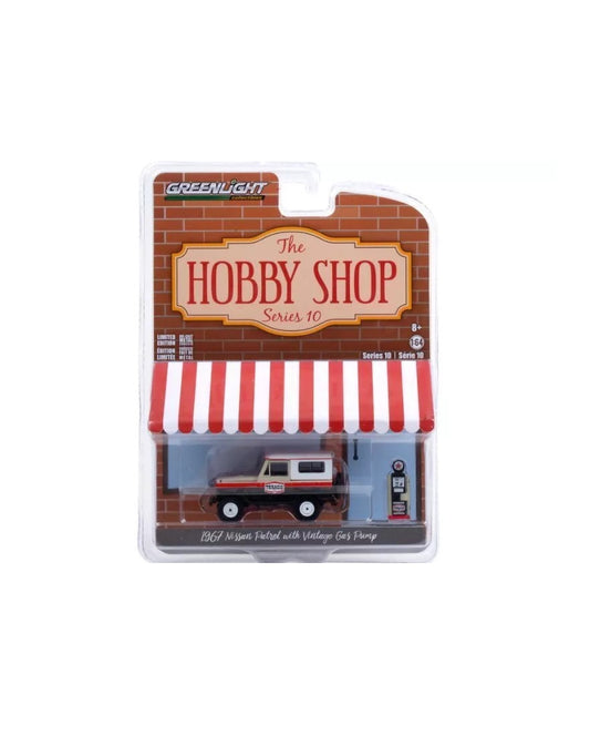 1967 Nissan Patrol with Gas Pump Texaco Series Hobby Shop - Greenlight - Scala 1/64