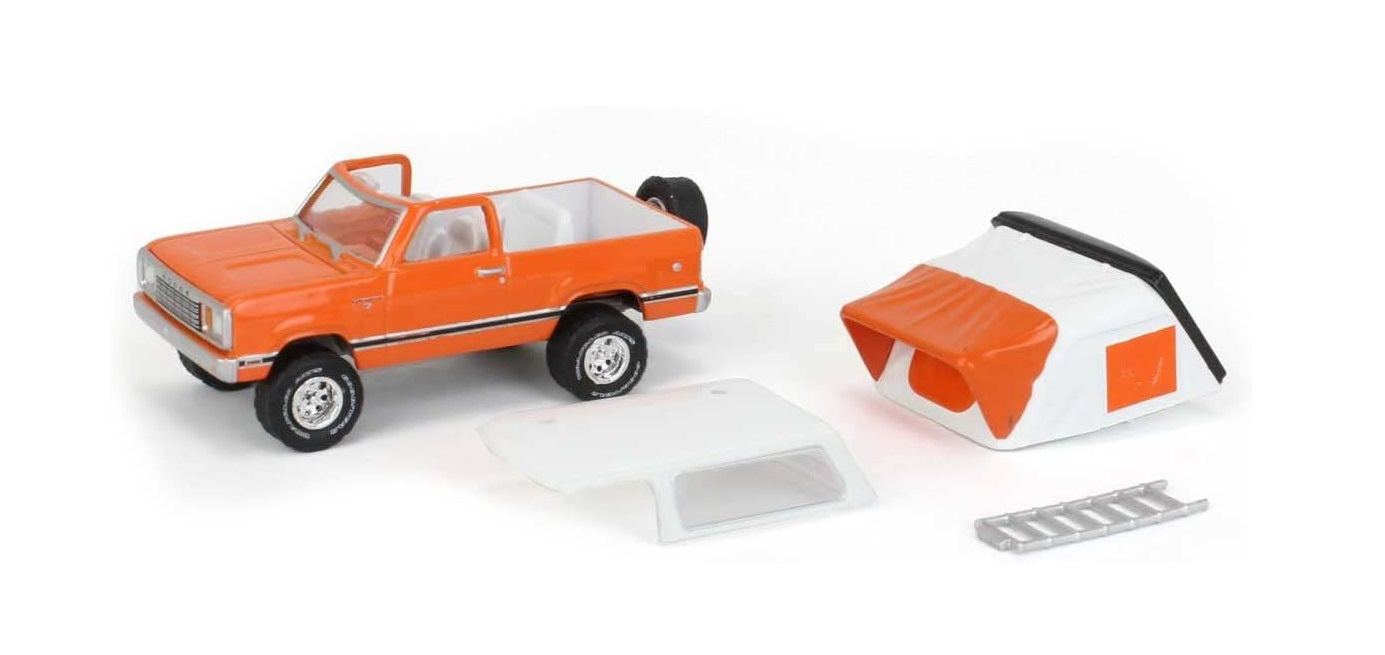 Dodge Ramcharger SE 1977 con carpa moderna en la azotea Serie Great Outdoors - Greenlight - Escala 1/64