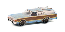 Carica l&#39;immagine nel visualizzatore di Gallery, Ford LTD Country Squire 1979 Terminator 2 Judgment Day - Greenlight - Scala 1/64
