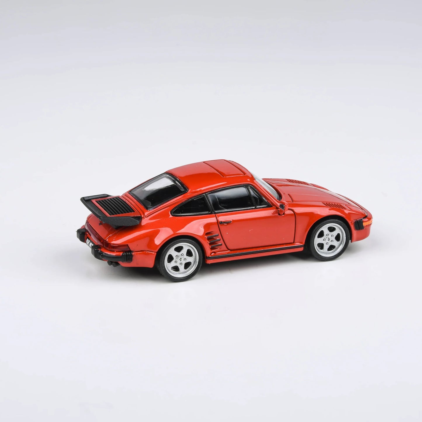 1986 RUF BTR Slantnose Blossom Guards Red - Para64 - Scala 1/64