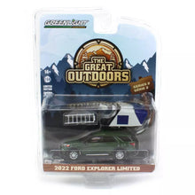 Carica l&#39;immagine nel visualizzatore di Gallery, 2022 Ford Explorer with Rooftop Tent Great Outdoors Series - Greenlight - Scala 1/64
