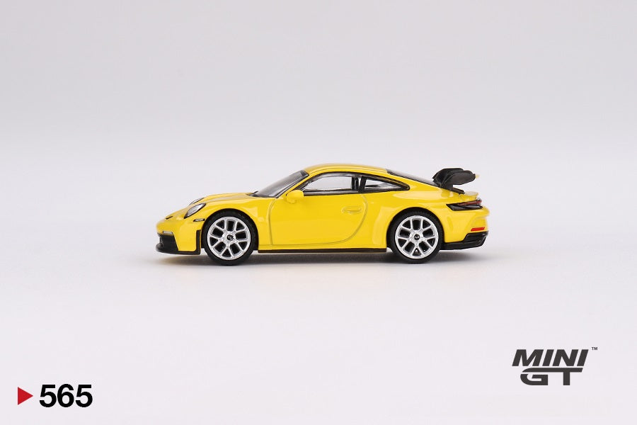 Foto 4 MINI GT Scala 1/64 Porsche 911 (992) GT3 Racing Yellow