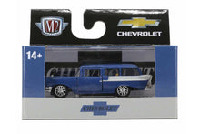 Laden Sie das Bild in den Galerie-Viewer, Chevrolet 150 Handyman Station Wagon 1957 Blu/White - M2 Machines - Scala 1/64
