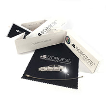 Load image into Gallery viewer, Portachiavi Alfa Romeo Giulia Foto packaging
