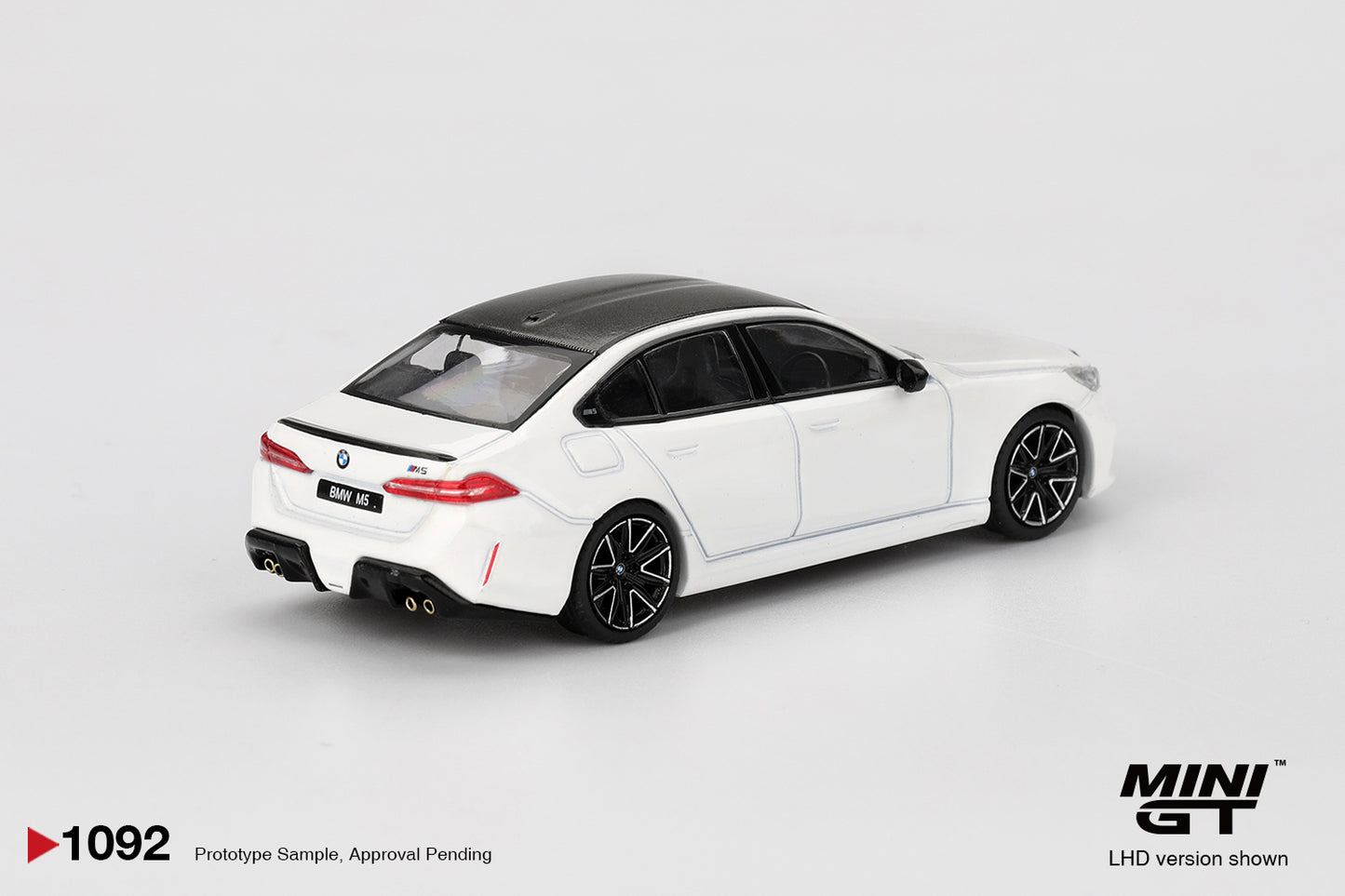 BMW M5 (G90) Alpine White 2025 - Mini GT - Scala 1-64 MGT01092-L