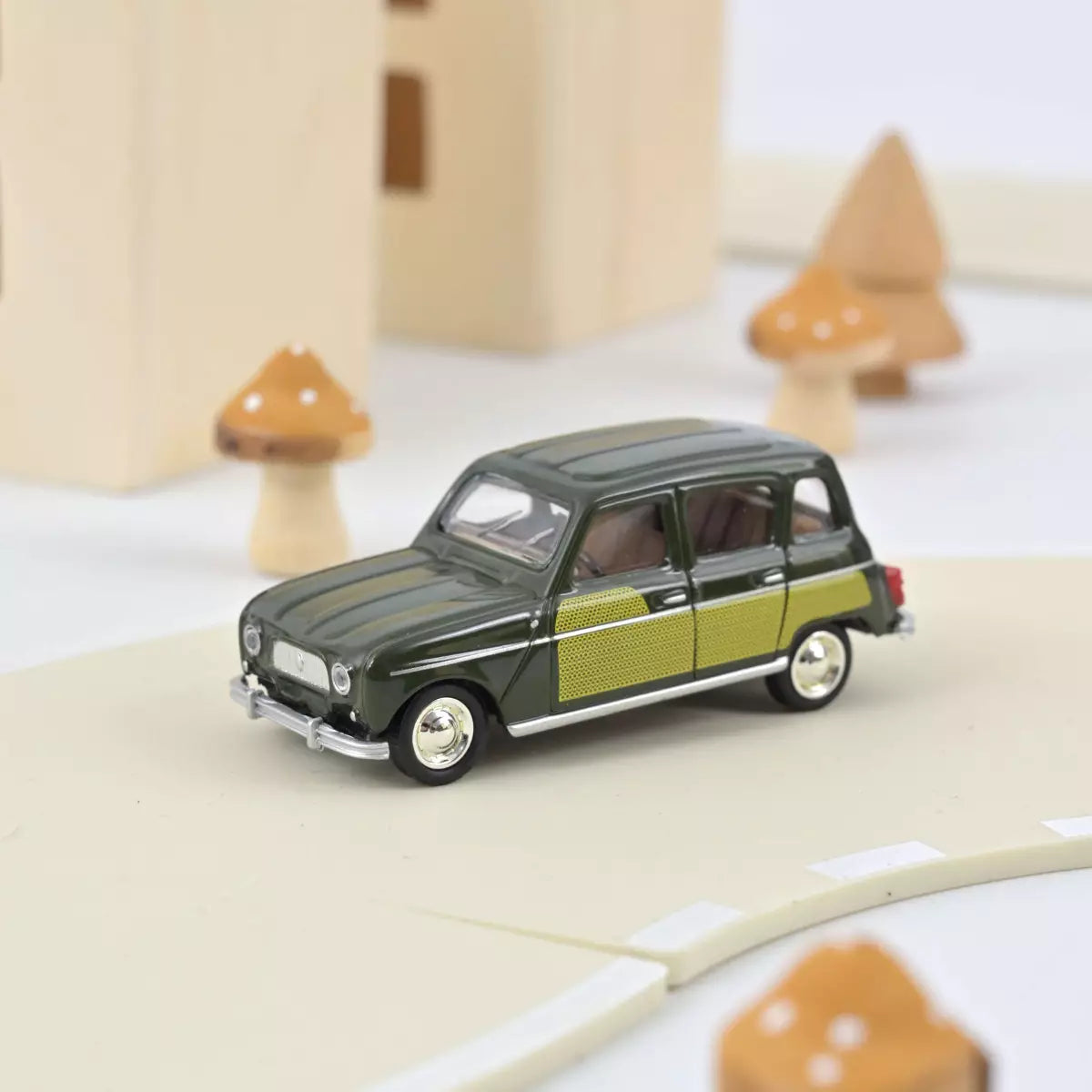 Renault 4 Parisienne 1967 Green - Norev - Scala 1/64 Circa