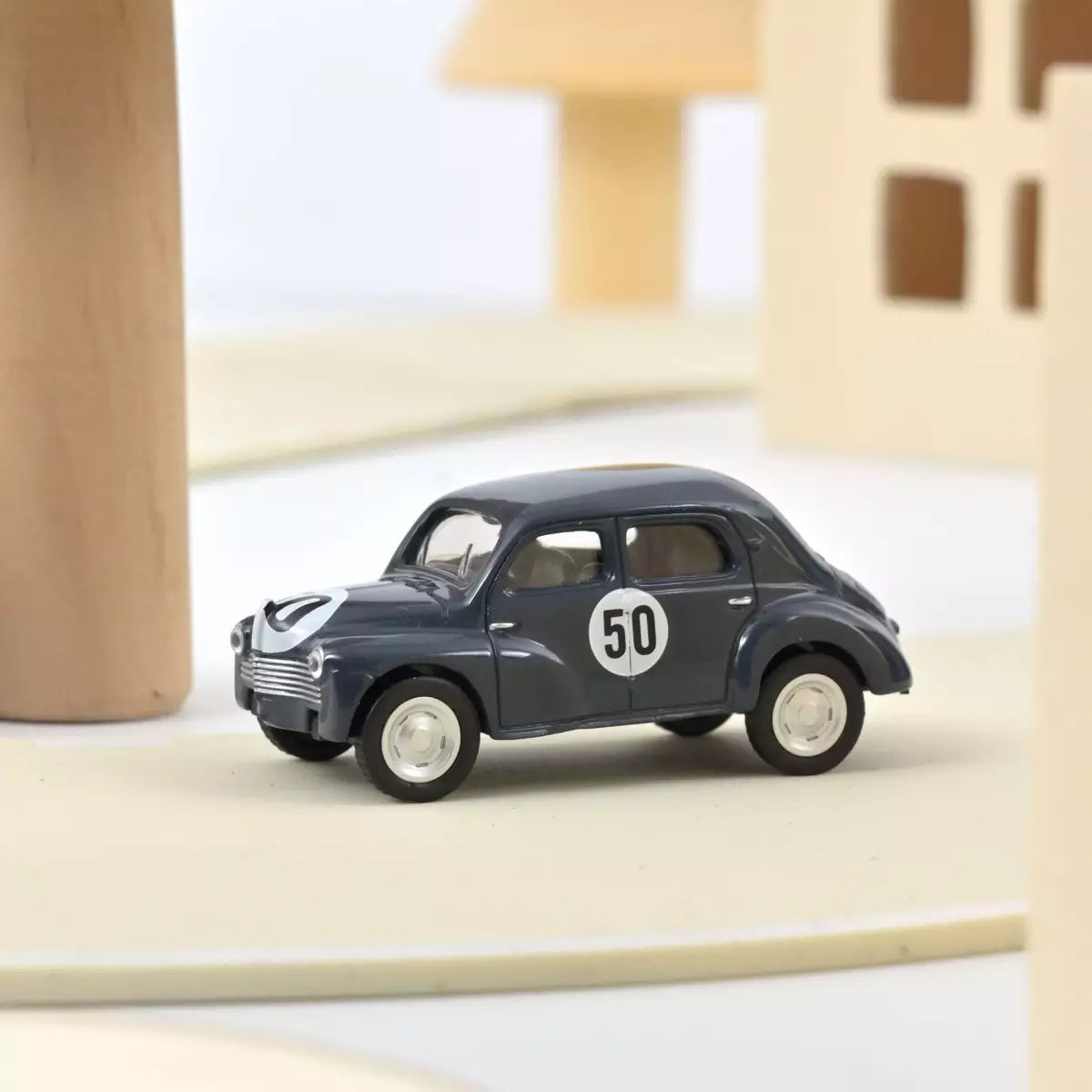 Renault 4CV 1951 Racing 50 - Norev - Scala 1/64 Circa