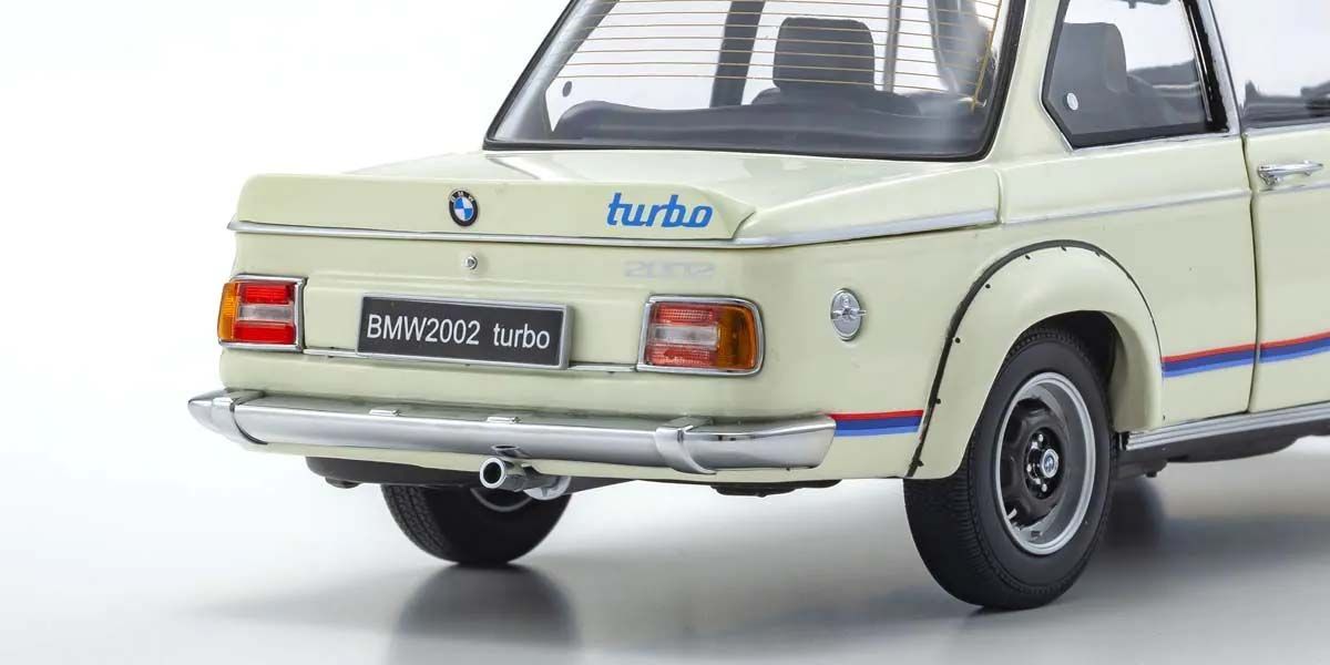 FOTO 4 Kyosho BMW 2002 Turbo 1974 Bianca CODICE KS08544W