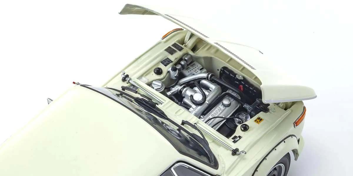 FOTO 6 Kyosho BMW 2002 Turbo 1974 Bianca CODICE KS08544W