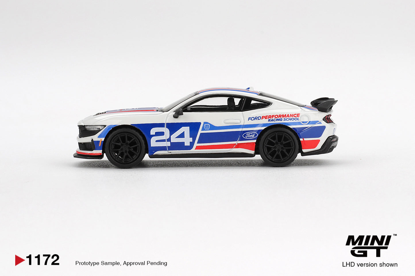 Ford Mustang Dark Horse #24 Ford Performance Racing School 2025 - Mini GT - Scala 1-64 MGT01172-L