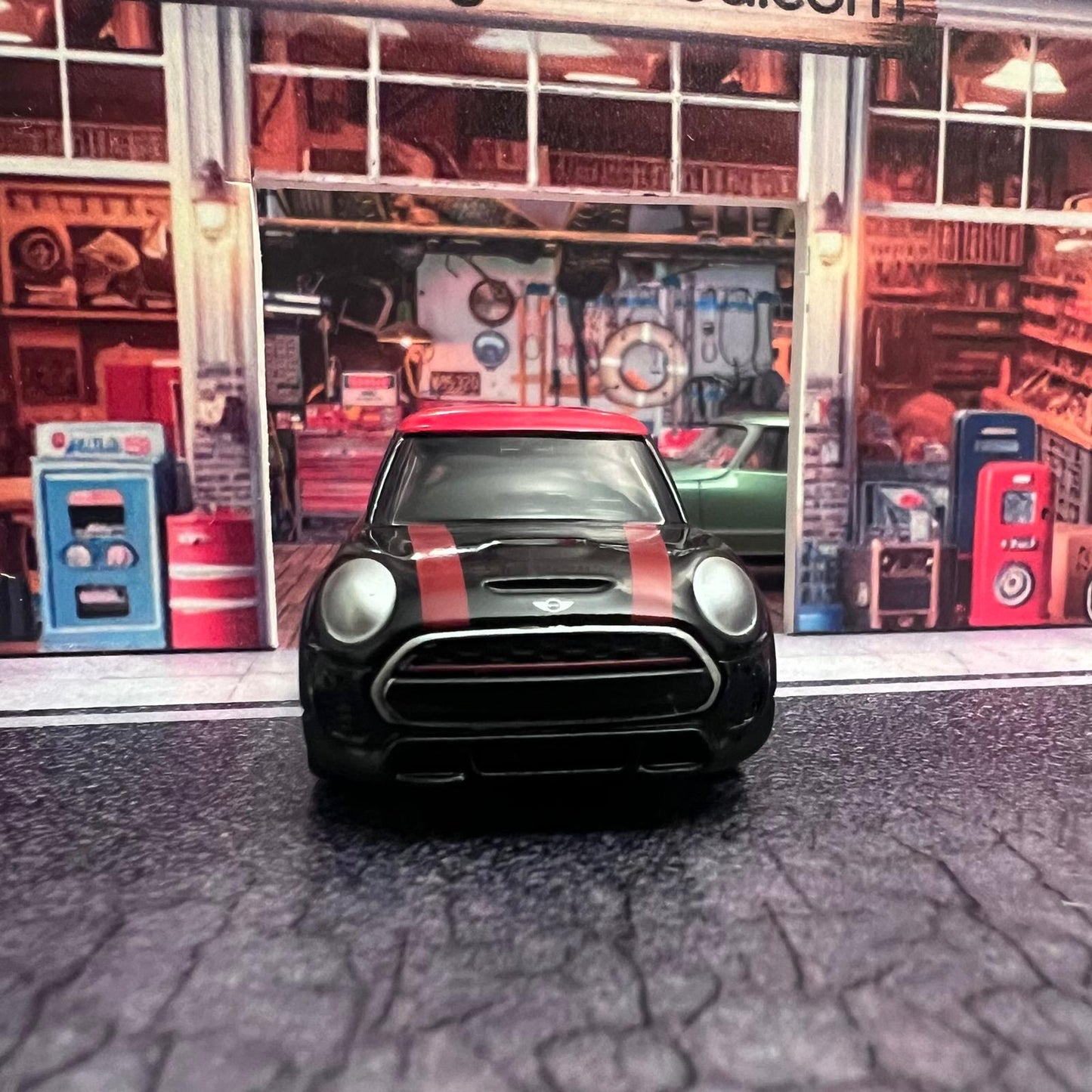 MINI John Cooper Works - Takara Tomy Tomica - Escala 1/57