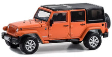 Carica l&#39;immagine nel visualizzatore di Gallery, Jeep Wrangler Unlimited 2010 Cold Pursuit Movie - Greenlight - Scala 1/64
