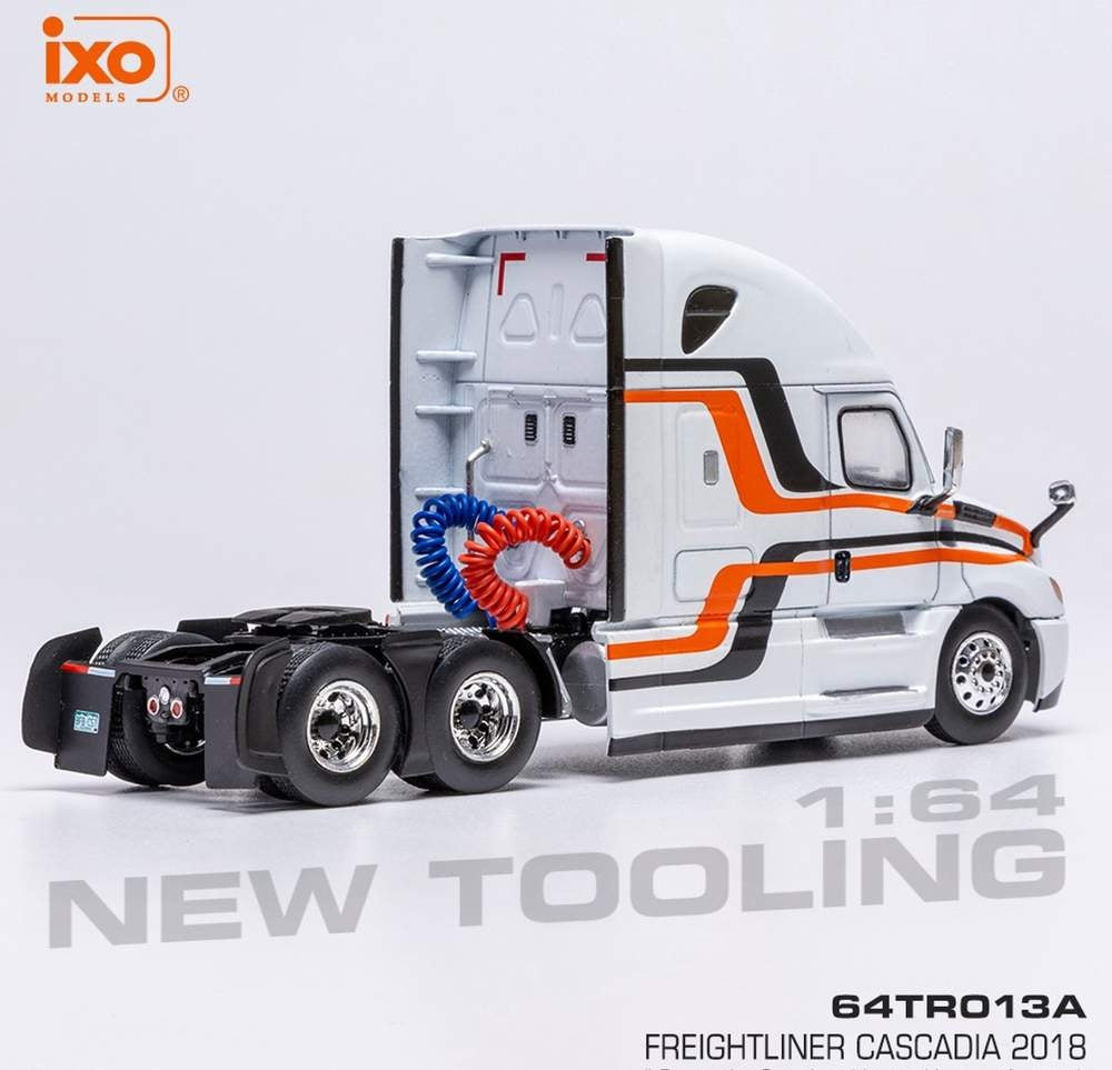 Freightliner Cascadia 2018 White - IXO Models - Scala 1/64 64TR013A