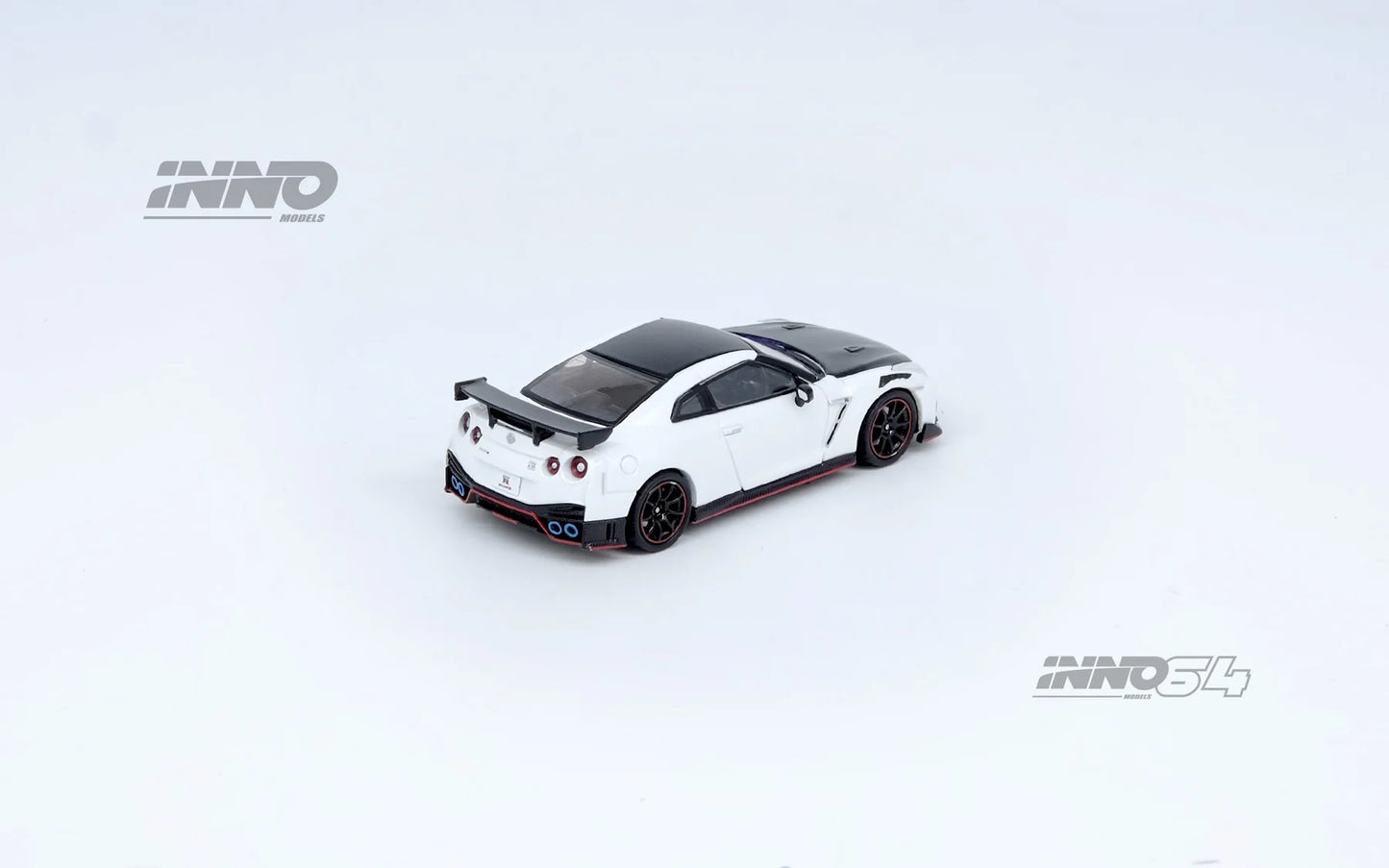 NISSAN GT-R (R35) NISMO White - INNO64 - Scala 1/64 IN64-R35N-WHI