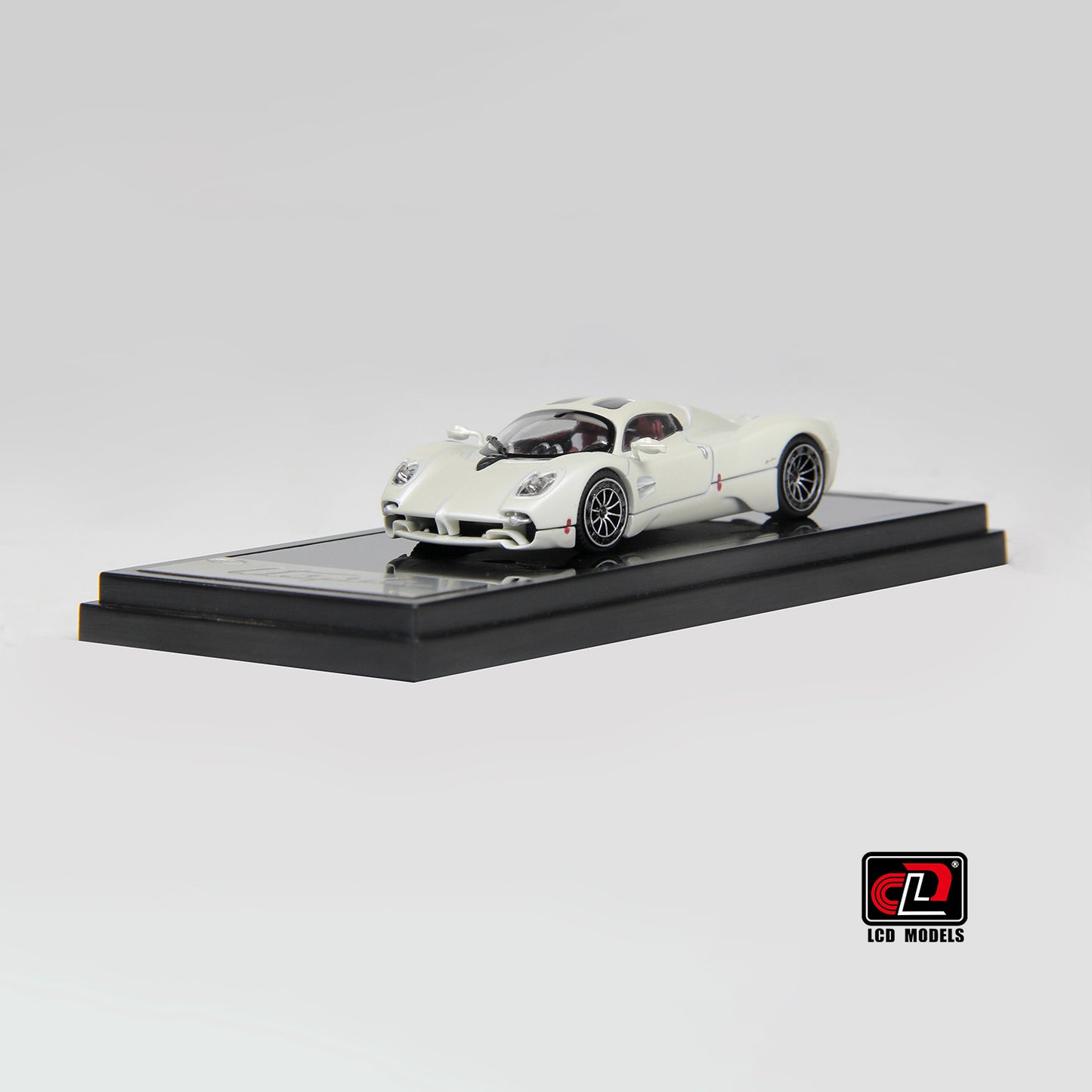LCD Models - Pagani Utopia White - Scala 1/64 LCD64039-WH