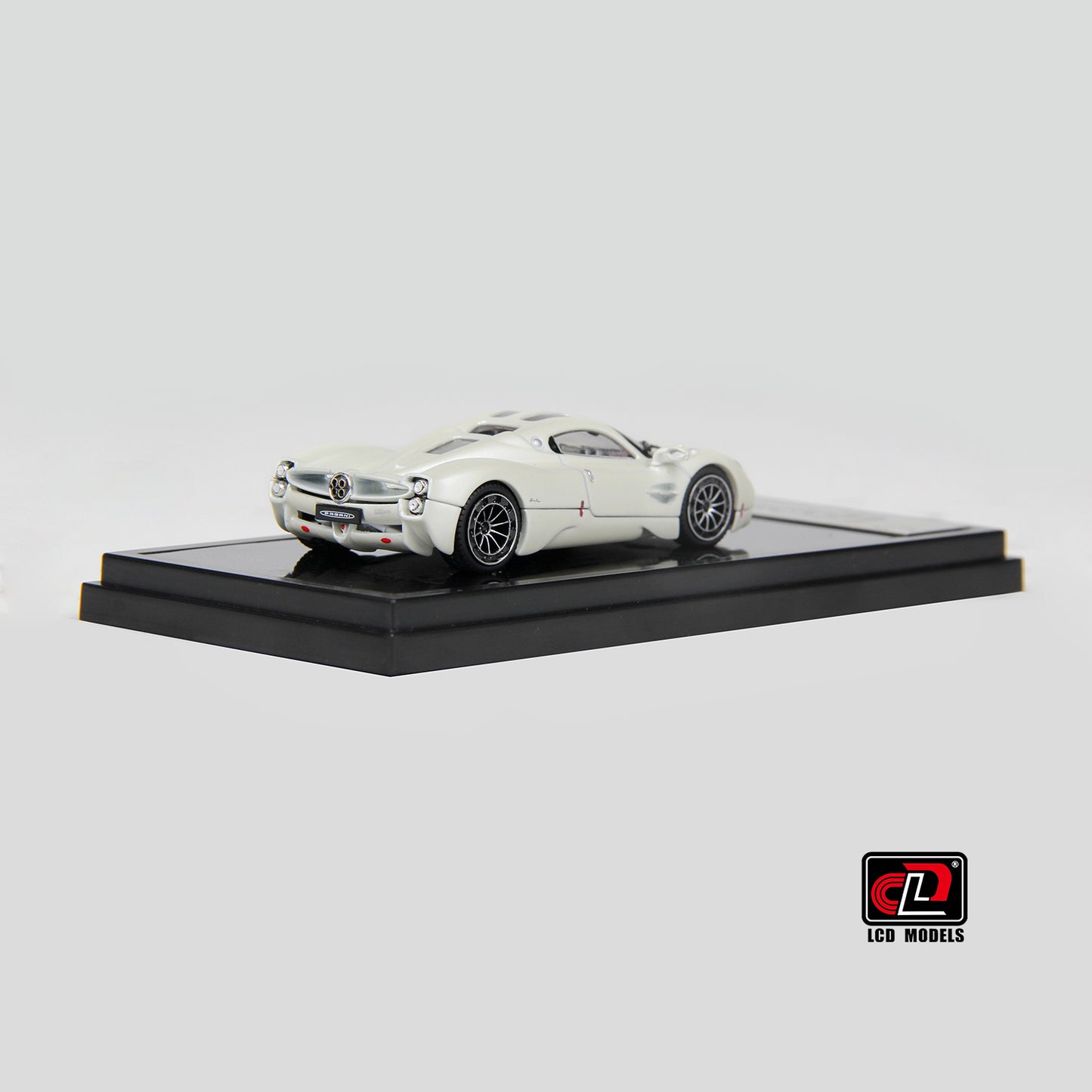 LCD Models - Pagani Utopia White - Scala 1/64 LCD64039-WH