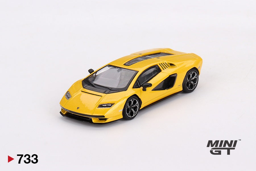 Lamborghini Countach LPI 800-4 New Giallo Orion LHD - Mini GT - Escala 1/64