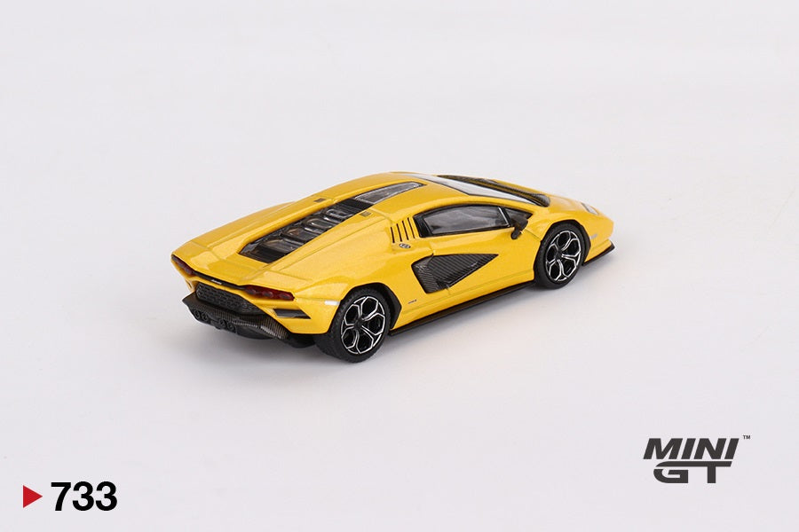 Lamborghini Countach LPI 800-4 New Giallo Orion LHD - Mini GT - Escala 1/64