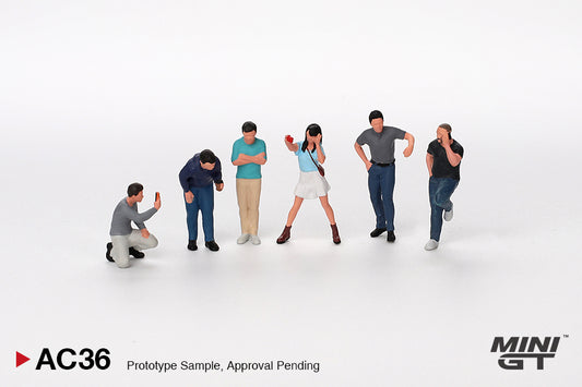 Car Enthusiasts Figurine - Mini GT - Scala 1/64 MGTAC36