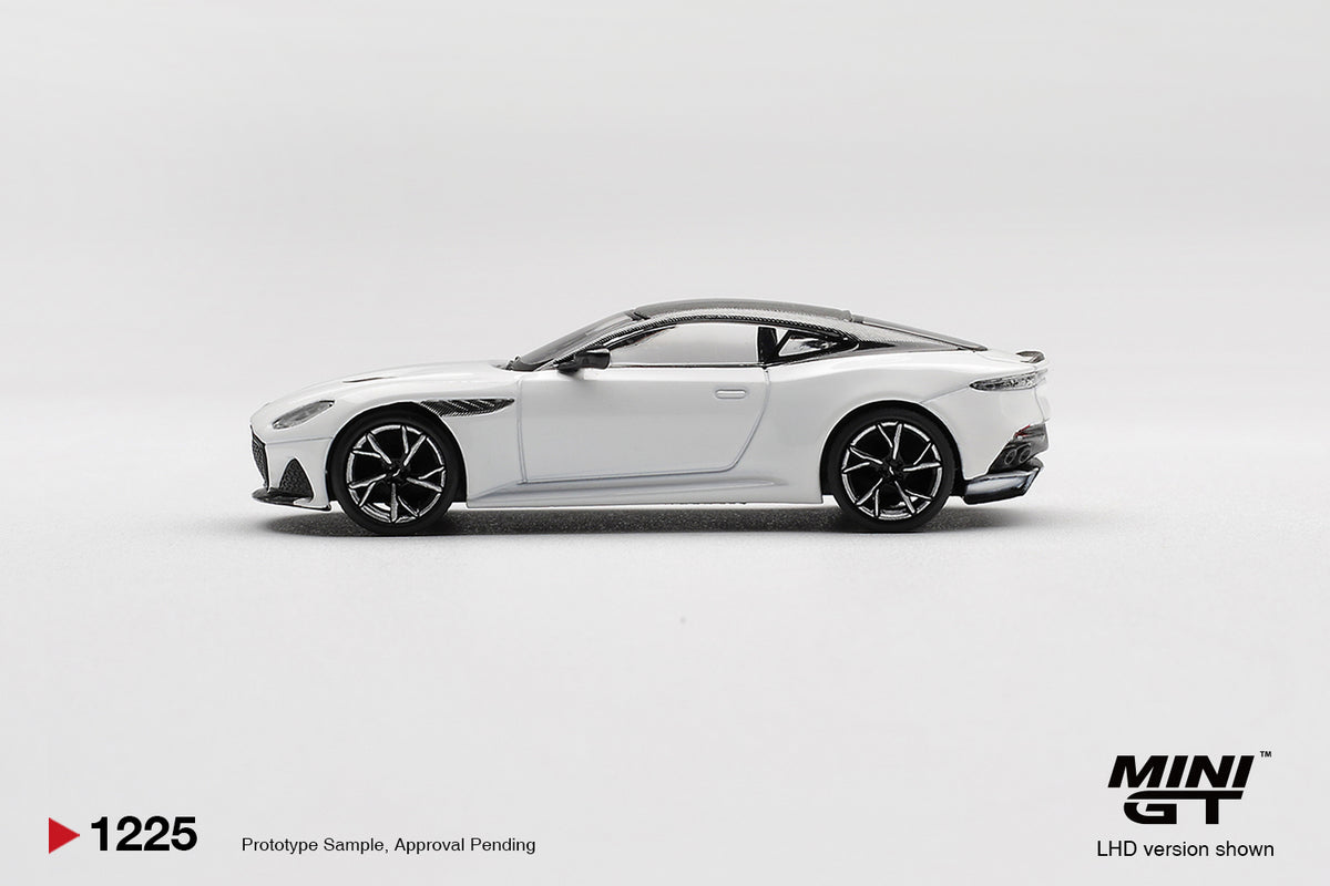 Aston Martin DBS Stratus White 2024 - Mini GT - Scala 1/64 MGT01225-L