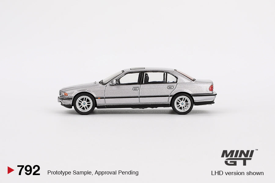 BMW 750IL Aspen Silver Metallic - Mini GT - Scala 1/64 MGT00792-R RHD