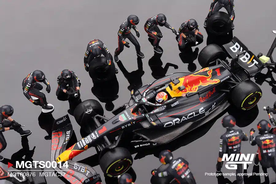 Oracle Red Bull Racing RB19 #1 Max Verstappen  2023 F1 2023 Japanese Grand Prix Pit Crew Set - Mini GT - Scala 1/64 MGTS0014