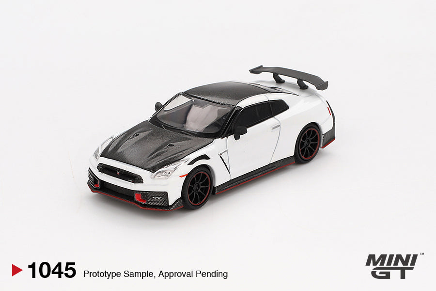 Nissan GT-R (35) Nismo Brilliant White Pearl 2024 - Mini GT - Scala 1/64 MGT01045-BL Blister Packaging