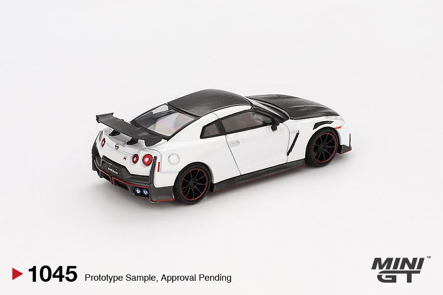 Nissan GT-R (35) Nismo Brilliant White Pearl 2024 - Mini GT - Scala 1/64 MGT01045-BL Blister Packaging