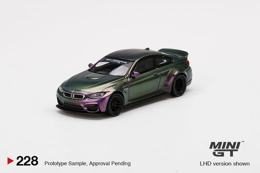 LB★WORKS BMW M4 Purple-Green Metallic - Mini Gt - Scala 1/64 MGT00228