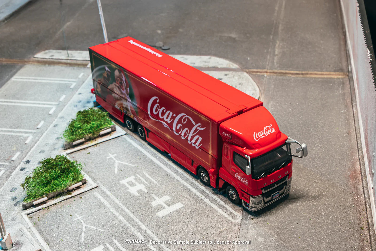 Mitsubishi Fuso Super Great Coca-Cola Santa Truck - Tarmac Works TRUCK64 - Scala 1/64 T64T-TL001-CC