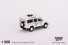 Charger l&#39;image dans la galerie, Land Rover Defender 110 1991 Safari Rally Martini Racing Support Vehicle LDH - Mini GT - Scala 1/64
