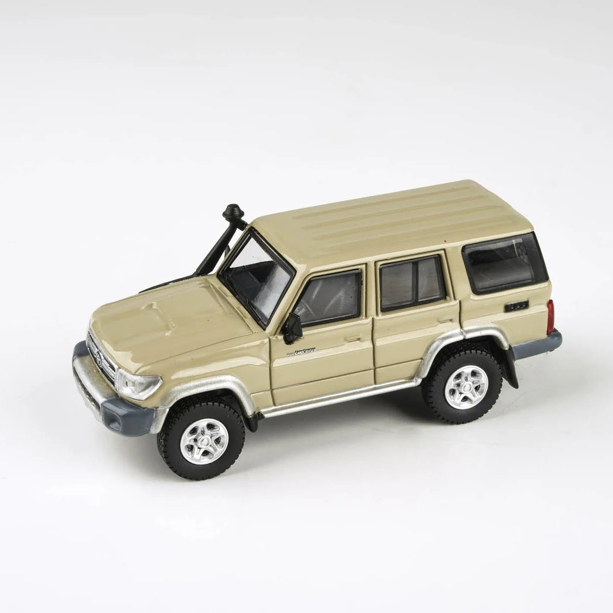 2014 Toyota Land Cruiser 76 Sandy Taupe - Para64 - Escala 1/64