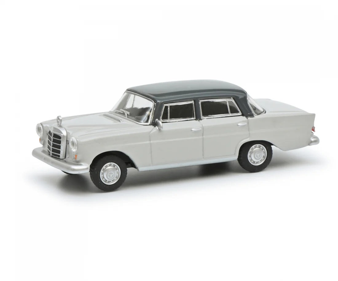 Mercedes-Benz 200D (W110) - Schuco - Scala 1/64 452034500