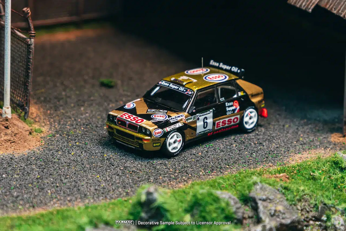 Lancia Delta HF Integrale #6 ECR Piancavallo Rally Winner 1993 - HOBBY64 - Tarmac Works - Scala 1/64 T64-049-93PIR06