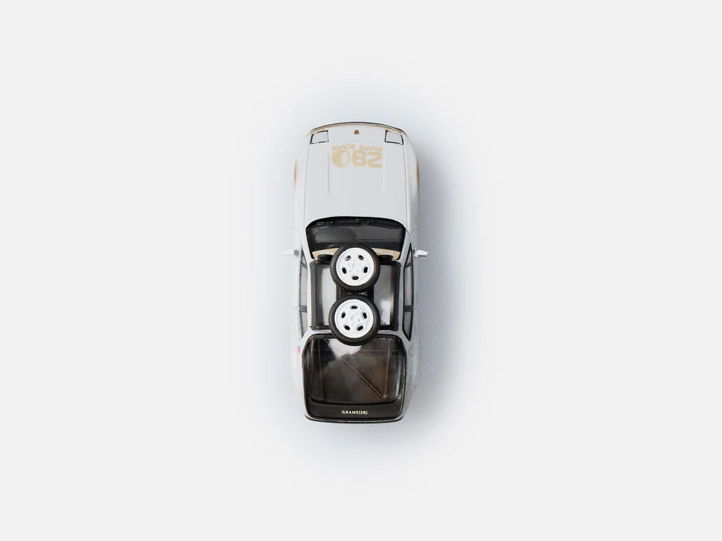 Mars Rover Porsche 944 Grams28 Mars Rover - GLOBAL64 - Tarmac Works - Scala 1-64 T64S-018-G28