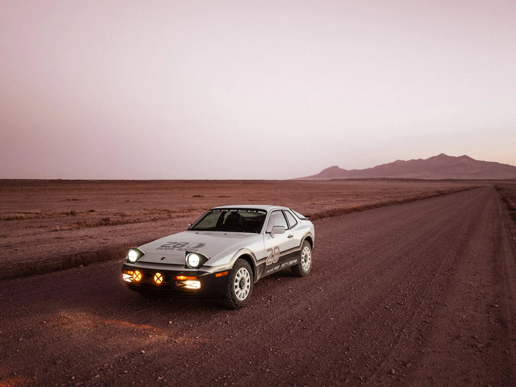 Mars Rover Porsche 944 Grams28 Mars Rover - GLOBAL64 - Tarmac Works - Scala 1-64 T64S-018-G28
