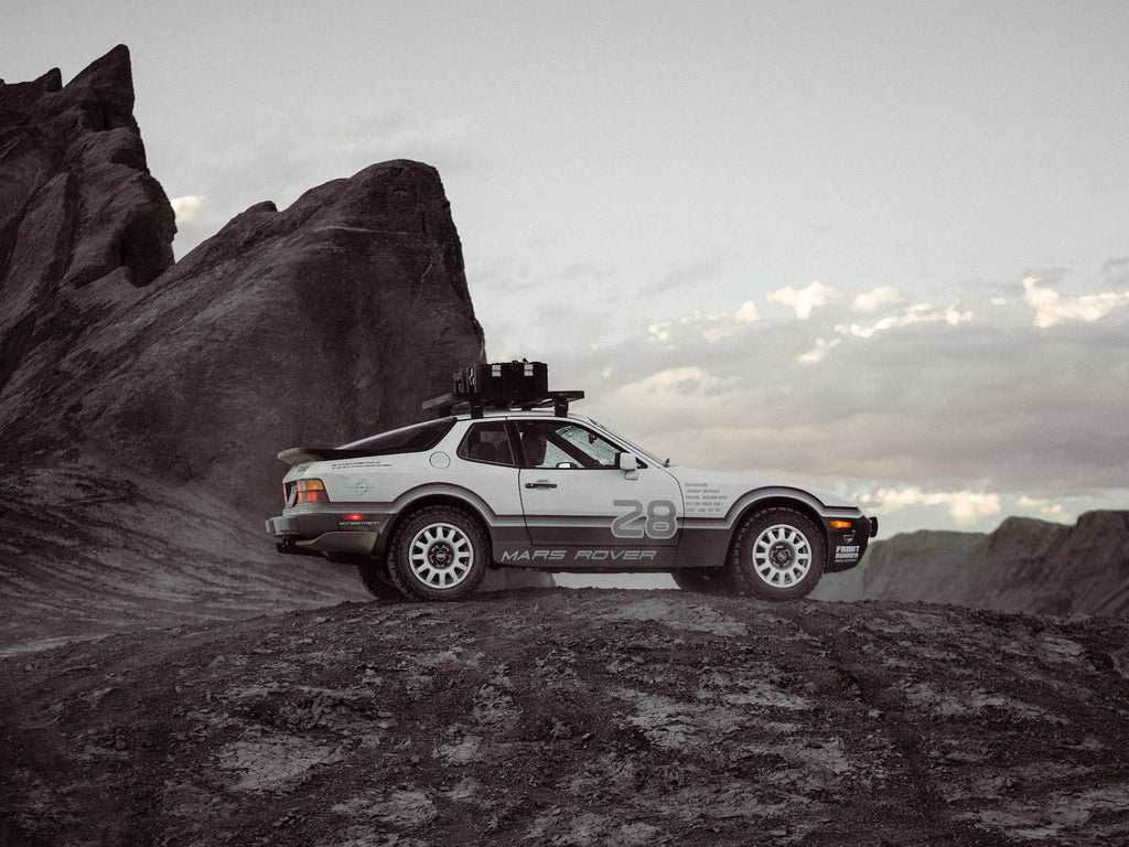 Mars Rover Porsche 944 Grams28 Mars Rover - GLOBAL64 - Tarmac Works - Scala 1-64 T64S-018-G28