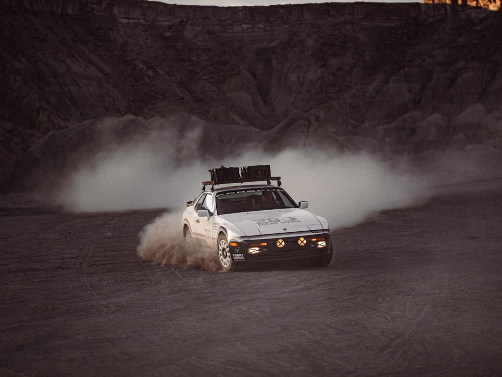 Mars Rover Porsche 944 Grams28 Mars Rover - GLOBAL64 - Tarmac Works - Scala 1-64 T64S-018-G28