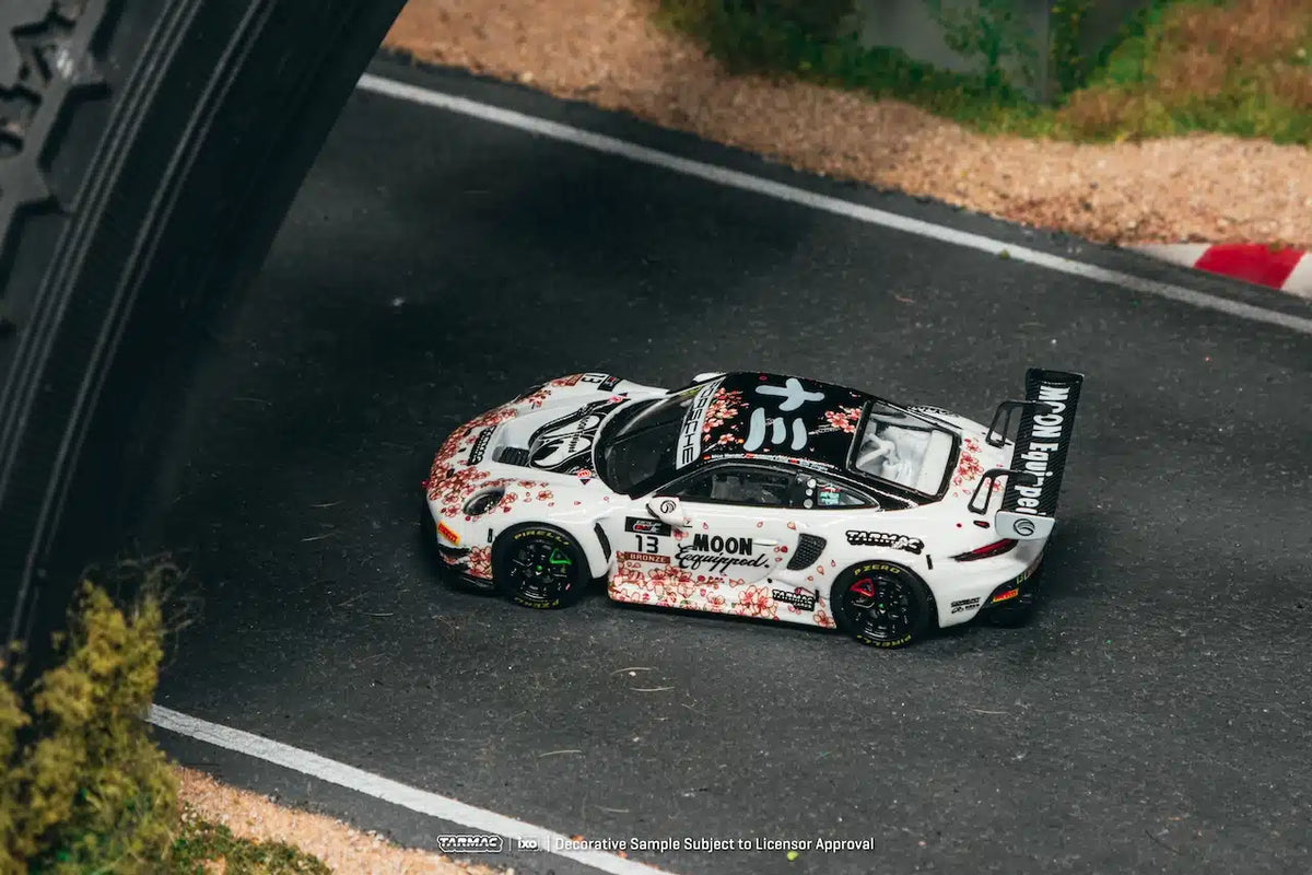 Porsche 911 GT3 R #13 1000 Km Suzuka 2025 - HOBBY64 - Tarmac Works - Scala 1/64 T64-084-25SUZ13