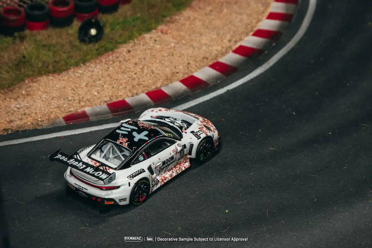 Porsche 911 GT3 R #13 1000 Km Suzuka 2025 - HOBBY64 - Tarmac Works - Scala 1/64 T64-084-25SUZ13