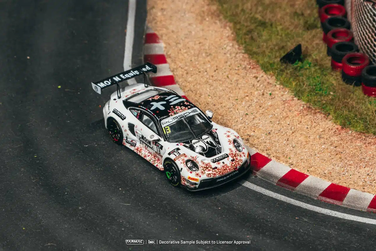 Porsche 911 GT3 R #13 1000 Km Suzuka 2025 - HOBBY64 - Tarmac Works - Scala 1/64 T64-084-25SUZ13